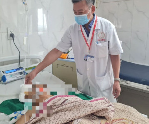Bé trai 12 tuổi bị trúng đạn vào đầu
