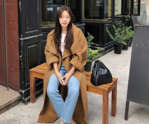 Mẫu áo khoác kinh điển cứ đến mùa đông lại hot, sang-xịn-mịn đến nỗi bạn theo style Á hay Âu đều có thể mặc đẹp