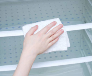 Đặt một chiếc khăn trong tủ lạnh có công dụng gì?