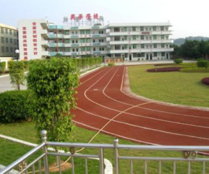 Thảm kịch giẫm đạp tranh nhau đi vệ sinh khiến nam sinh tử vong