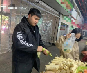 Bỏ việc về quê ôm 44 mẫu đất trồng rau, 9X có thu nhập cao hơn dân văn phòng tiết lộ 1 sự thật