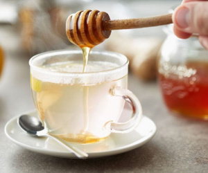 Ai hay uống mật ong buổi sáng nhất định phải tránh sai lầm này