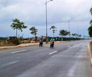 Bị dây điện võng xuống đường cắt ngang cổ, người phụ nữ đi xe máy tử vong thương tâm