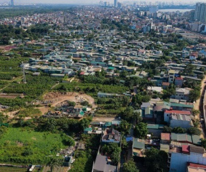 Hàng ngàn m2 đất nông nghiệp sát hồ Tây biến thành gara ôtô, nhà ở