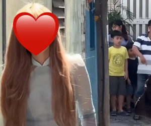 Đi bưng quả, nữ streamer đình đám gây sốt với ngoại hình khác lạ
