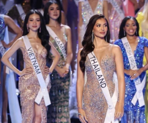 Rộ ảnh Bùi Quỳnh Hoa trên sân khấu Miss Universe sau khi trượt Top 20, biểu cảm gây chú ý