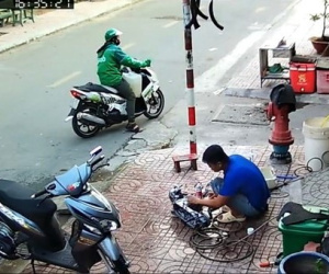 CLIP ghi lại cảnh nghi phạm chở can xăng 20 lít vào phóng hỏa khiến 3 người tử vong