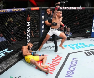 Vang dội võ sĩ Đông Nam Á đầu tiên thắng knock-out ở đấu trường UFC