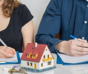 Đang bị xem xét xử lý, quan chức làm thủ tục ly hôn có nhằm tẩu tán tài sản?