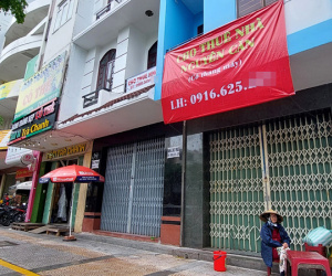 Mặt bằng ế ẩm: Chủ nhà dài cổ chờ, khách thuê ngấm 'bài học xương máu'