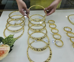 Bất ngờ với động thái của người dân khi giá vàng liên tục lập đỉnh mới