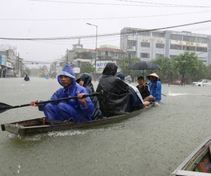 Dự báo thời tiết 25/11/2023: Miền Trung bắt đầu vào đợt mưa lớn, Bắc Bộ có nắng