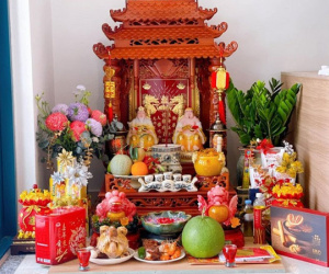 Tại sao nên đặt tỏi trên bàn thờ Thần Tài? Làm đúng 'ngồi không' cũng rước lộc, điềm dữ hóa lành