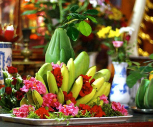 Vì sao phải đặt trái cây lên bàn thờ? Đặt bên trái hay bên phải để thu hút may mắn, bình an và tài lộc?
