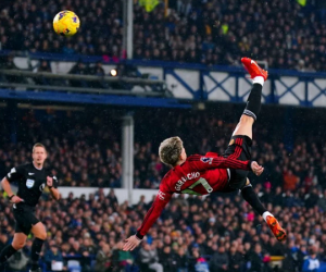 Ngôi sao 19 tuổi tái hiện siêu phẩm để đời của Rooney, Man United áp sát top 4 sau 'cơn mưa bàn thắng'