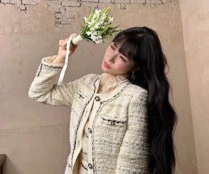 Tham khảo Tiffany Young cách diện áo khoác vải tweed đẹp suốt mùa lễ hội