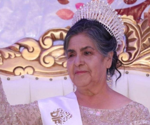 Góc chấn động: Bà cụ ngoài 70 tuổi tìm kiếm tấm vé tham dự Miss Universe 2024