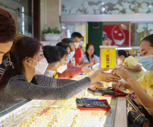 Giá vàng có thể tăng lên 74 triệu đồng/lượng: Nên mua vào hay bán ra lúc này?