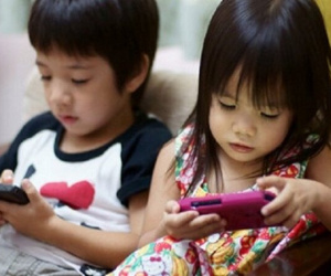 Mải mê kiếm tiền sau khi sinh, 3 năm sau mẹ phải ôm con đi khám vì kiểu dạy cháu 'hiện đại' của ông nội