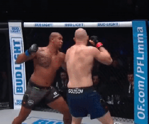Võ sĩ Brazil tung loạt đòn hạ knock-out ‘Ông trùm Nga’, nhận luôn 1 triệu USD tiền thưởng