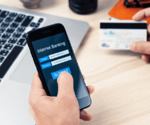 Vô tư chuyển khoản online hằng ngày, nhiều người không biết mình có 'phạm luật' hay không?