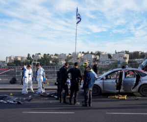 Video hai tay súng Hamas nã đạn vào người chờ xe buýt ở Jerusalem
