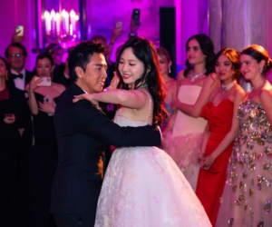 Bên trong bữa tiệc ra mắt giới thượng lưu của những ái nữ nhà siêu giàu