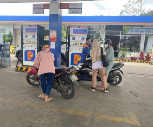 Doanh nghiệp kiến nghị không xuất hóa đơn mỗi lần bơm xăng dầu dưới 200.000 đồng