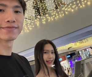 Đoàn Văn Hậu đưa Doãn Hải My vi vu Singapore sau đám cưới, liên tục có hành động tình cảm khiến người qua đường chú ý