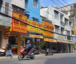 Công an TP HCM truy bắt nghi phạm nghi cướp tiệm vàng gần chợ Phạm Văn Hai
