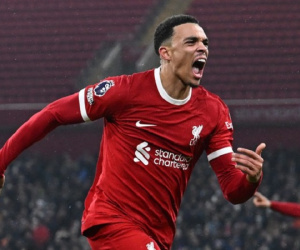 Liverpool lội ngược dòng đầy cảm xúc ở những phút cuối trận