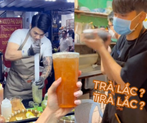 Nhìn cảnh làm trà chanh giã tay, đã từng có một món nước uống cũng 'cực' không kém nhưng lại siêu hot tại TP.HCM
