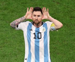 Messi hối hận vì ăn mừng trêu tức Van Gaal, thừa nhận cố tình làm bẽ mặt Lewandowski