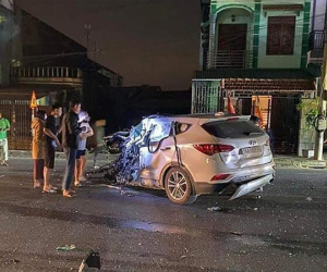 Ô tô 5 chỗ tông liên hoàn 2 xe đầu kéo trong đêm ở Quảng Ninh