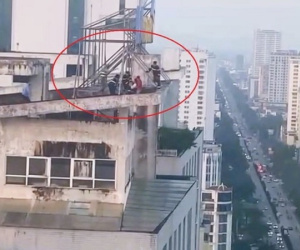 Giải cứu cô gái 19 tuổi định tự tử trên tầng thượng tòa nhà 27 tầng