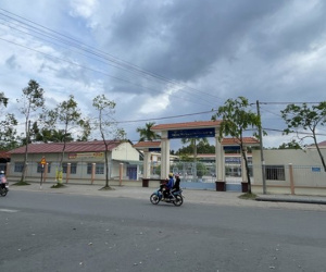 Bị bạn chọc ghẹo, nam sinh lớp 7 nhảy từ tầng 2 trường học