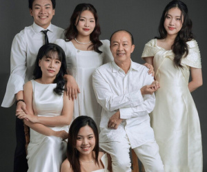 NSƯT Đức Hải 62 tuổi thu nhập trăm triệu/tháng, sống an nhàn bên vợ và 4 con
