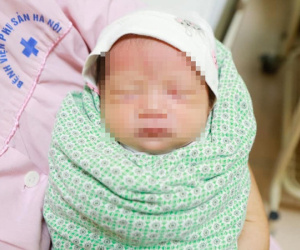 Người mẹ U50 đón con đầu lòng khi tóc đã điểm bạc sau 8 lần mang thai thất bại