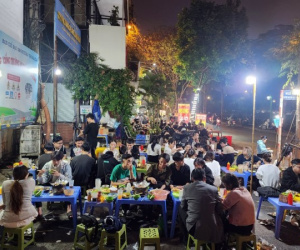 Nhìn lại gần 1 năm 'cuộc chiến' giành vỉa hè cho người đi bộ ở Hà Nội