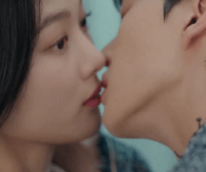 Nụ hôn đầu gây sốt của Song Kang và Kim Yoo Jung trong phim hot "My demon"