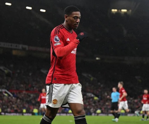 MU thua tan nát: Martial bị chê lười nhất lịch sử, HLV Ten Hag cạn kiệt ý tưởng