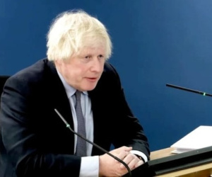 Lời xin lỗi muộn màng của cựu Thủ tướng Anh Boris Johnson