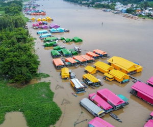 Tour thú vị ở An Giang: 'Trôi' theo làng bè sắc màu, khám phá làng người Chăm