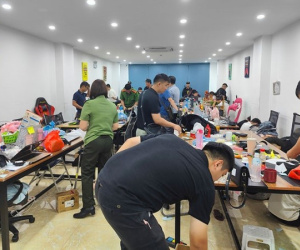 Thủ đoạn tinh vi của đường dây giả danh các bác sĩ bệnh viện lớn để bán thuốc giả cho 8.000 người