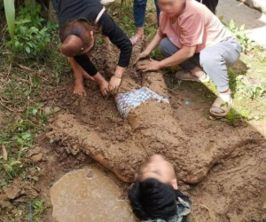Em lao vào cứu anh trai bị điện giật, cả 2 bị thương nặng