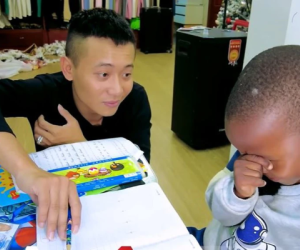 Lôi Con bất ngờ bị Quang Linh Vlogs cấm mọi hoạt động, chỉ được tập trung một thứ nhưng được dân tình nhiệt tình ủng hộ