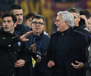 Mourinho chỉ đạo học trò theo cách khác người