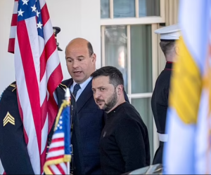 Tổng thống Joe Biden dùng 'đặc quyền' chuyển viện trợ cho Ukraine