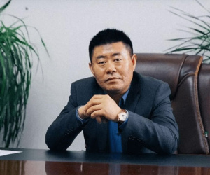Chân dung đại gia giàu sụ: 33 tuổi vẫn đi 'nhặt rác', sau 8 năm trở thành ông chủ, bước ngoặt cuộc đời như phim