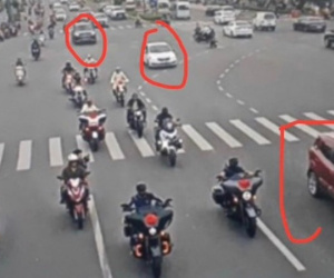 Đoàn mô tô Harley 'khoe mẽ' trên cầu Bình Lợi: Đi rước dâu!